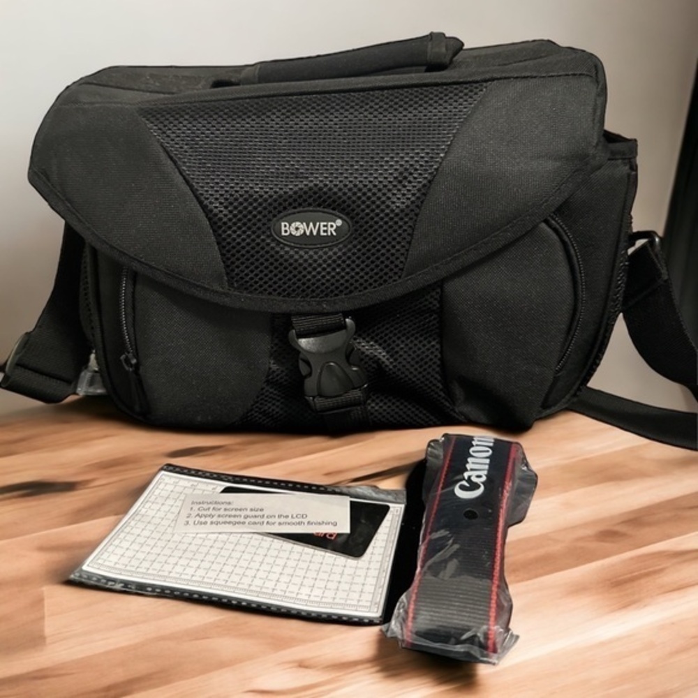 Canon DSLR camera strap‎ and bag